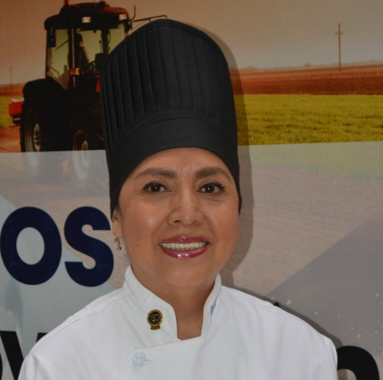Chef Aura Regina Equité Chanquín